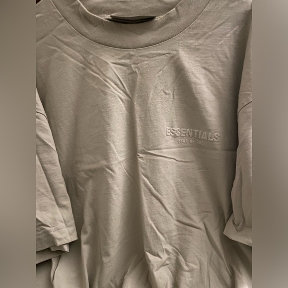 ✨Men’s - Fear Of God ‘Essentials’ T-Shirt (SS22)✨ - Picture 9 of 16